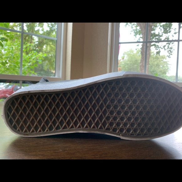 Vans - Picture 2 of 2